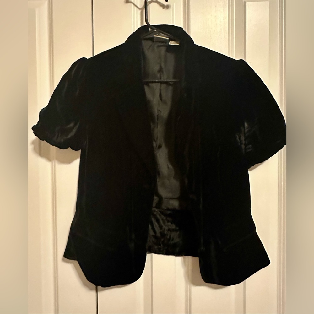 Velvet Jacket size L true black. Newport News.